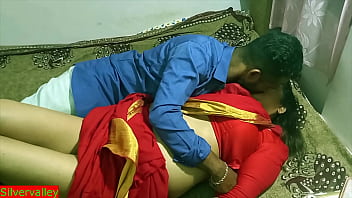 Indian steaming Mom Aunty Merry Christmas day intercourse with dish stud ! Indian Xmas intercourse with red saree