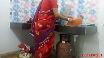 Desi Bengali desi Village Indian Bhabi Kitchen Fucky-fucky In Red Saree ( Official Movie By Localsex31)