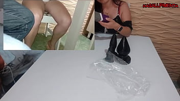 Fuck-fest shop seller, in addition to selling, he enjoys his client, and probed the products with her